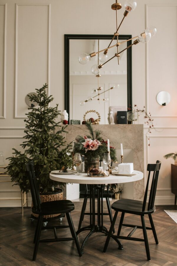 Get Ready For Winter With Cozy Apartment Christmas Decor